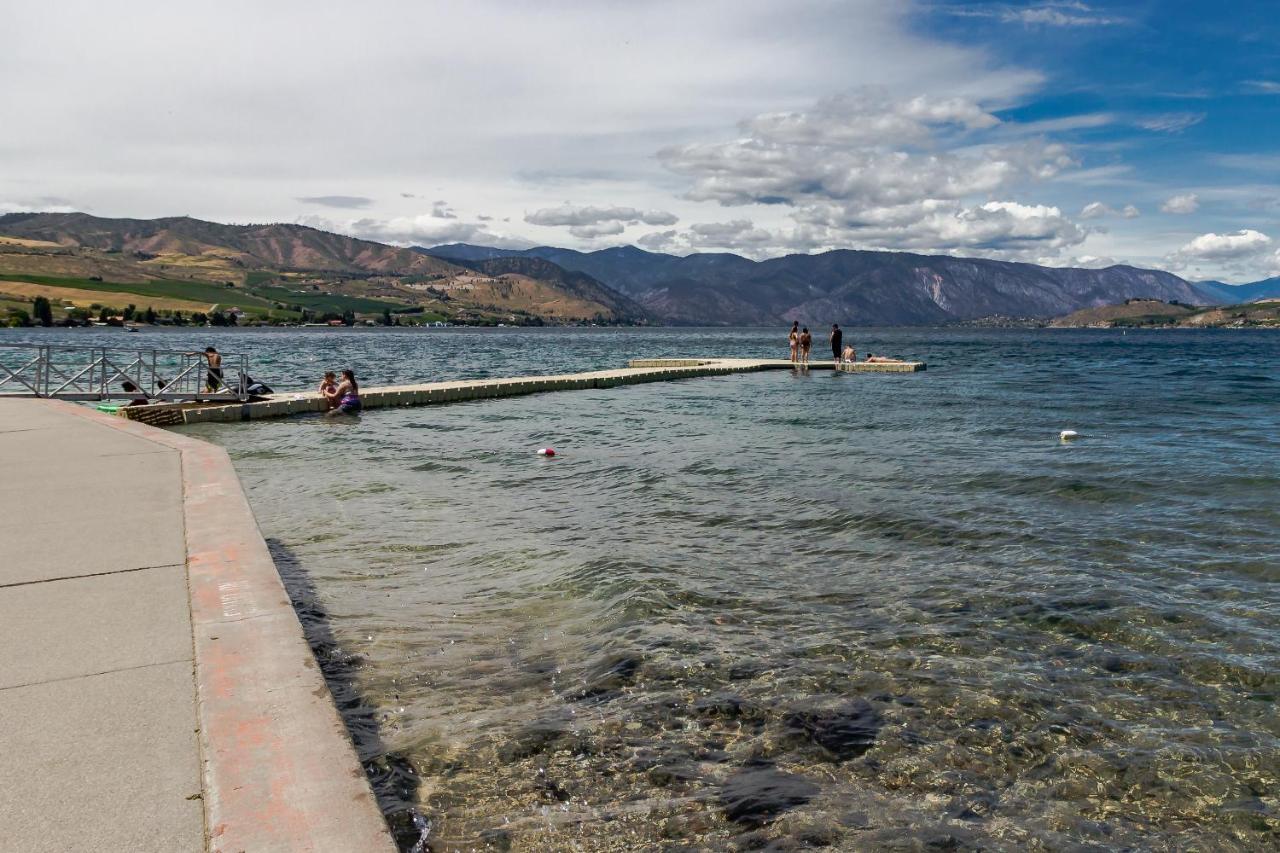 Chelan Resort Suites: Water Sunset Exterior foto